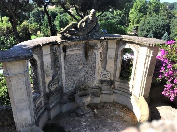 Celio villa Celimontana la fontana del Fiume
