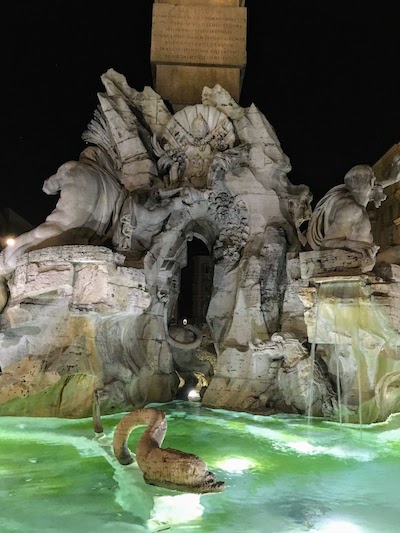 fontane di Roma piazza Navona fontana dei 4 fiumi stemma