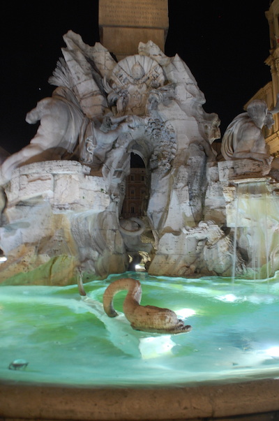 fontane di Roma piazza Navona fontana dei 4 fiumi base cava