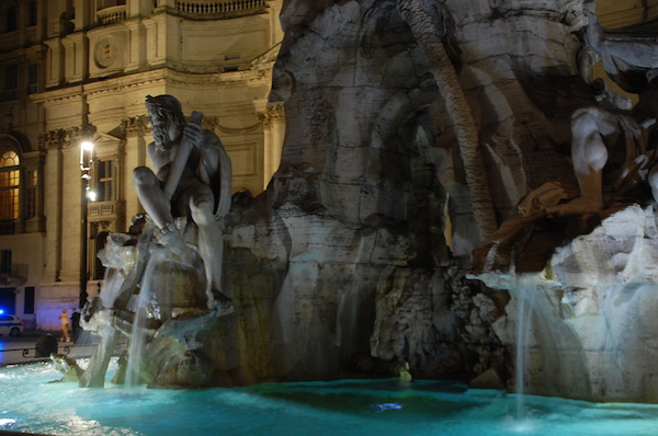 fontane di Roma piazza navona fontana dei quattro fiumi gange particolare