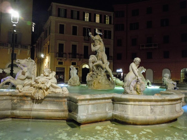 fontane di Roma piazza Navona Nettuno fontana frontale