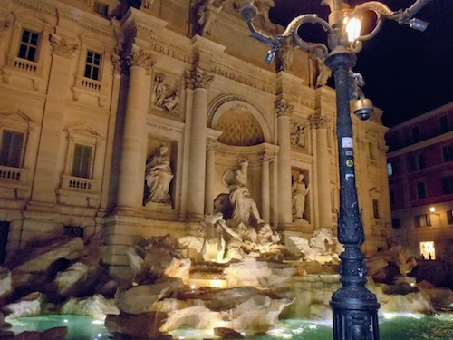 fontane di roma trevi particolare palo luce