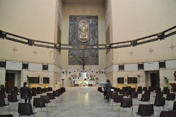 Quartiere EUR interno della Basilica
