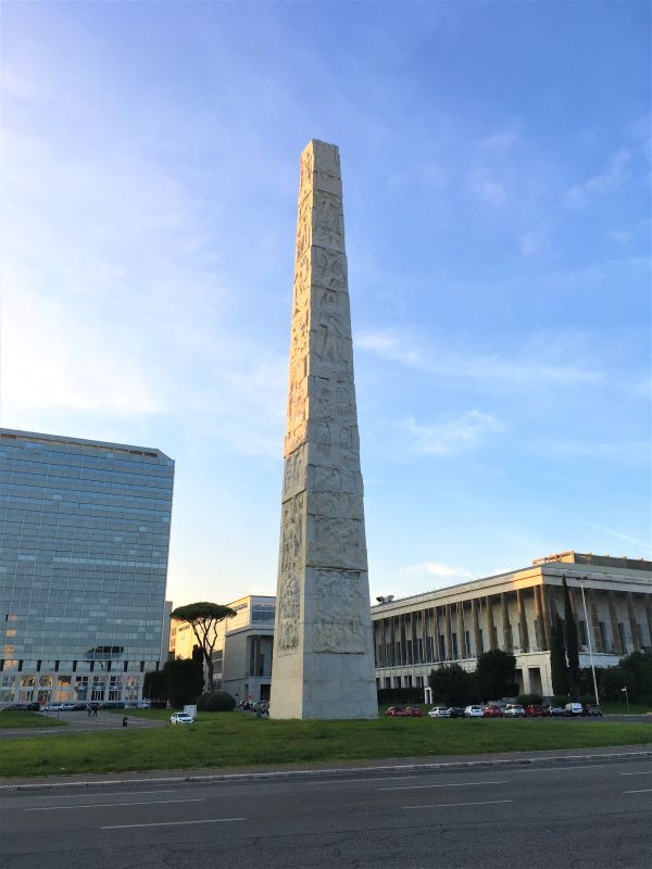 Quartiere EUR, obelisco