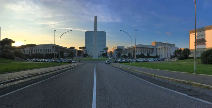 Quartiere EUR, obelisco e piazza Marconi