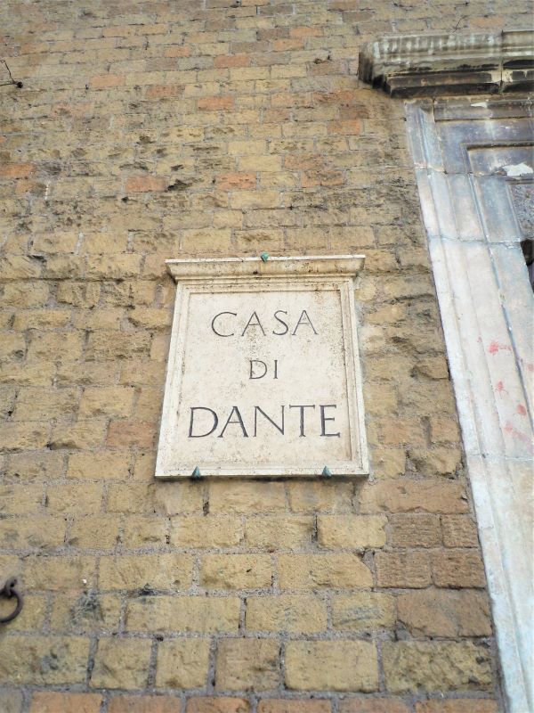 Trastevere medievale, Casa di Dante.