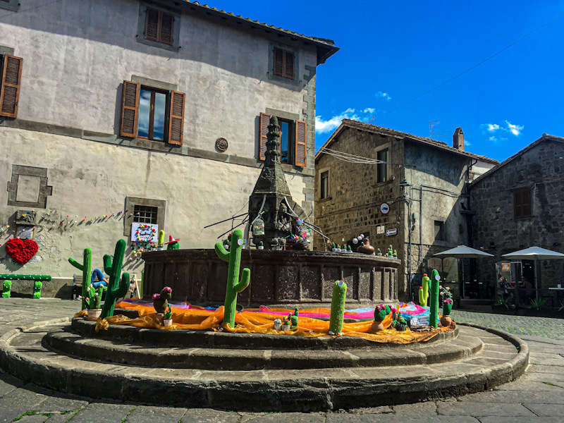 Viterbo medievale, fontana del piano a Pianoscarano per San Pellegrino in fiore.