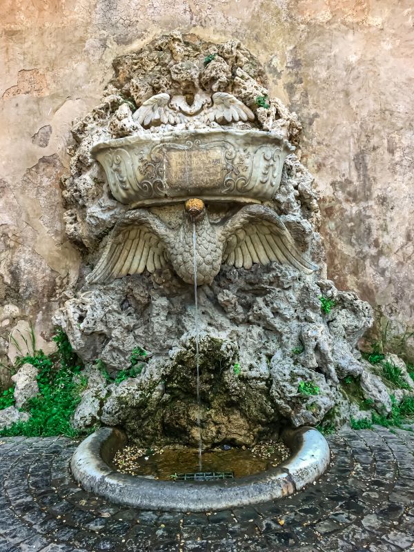 Esplorare l'Aventino fontana nel Giardino di Sant'Alessio