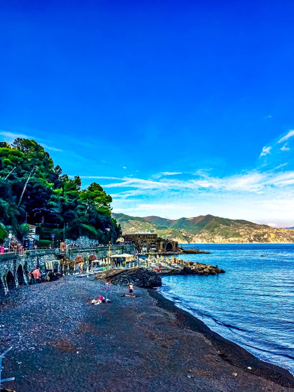 5 spiagge libere a Rapallo spiaggia di Punta Pedale
