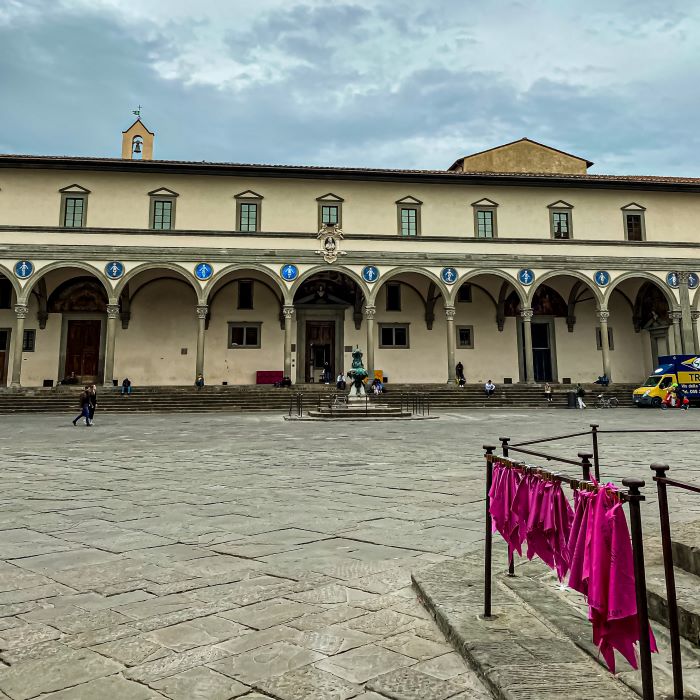 Firenze l'Ospedale degli Innocenti di Brunelleschi