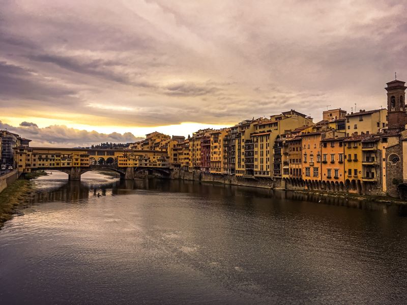 Firenze Ponte Vecchio visto da Ponte Santa Trinita