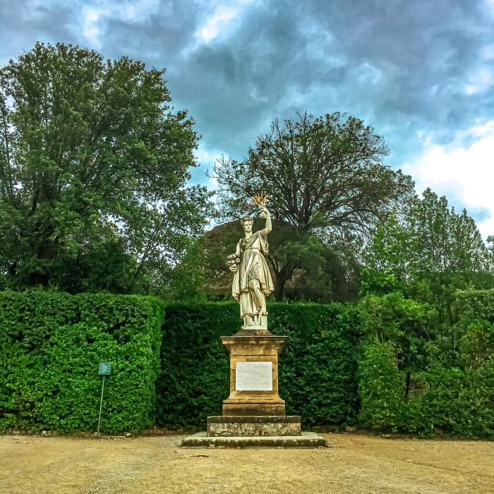 Giardino di Boboli la statua dell'Abbondanza