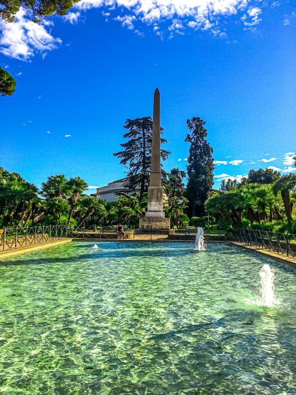 Villa Torlonia un obelisco in granito rosa