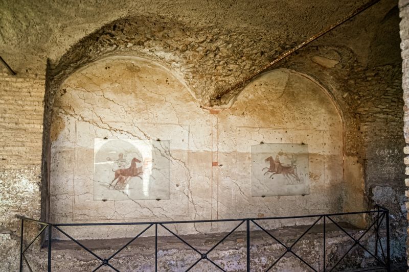 Ostia Antica affresco del Caseggiato degli Aurighi