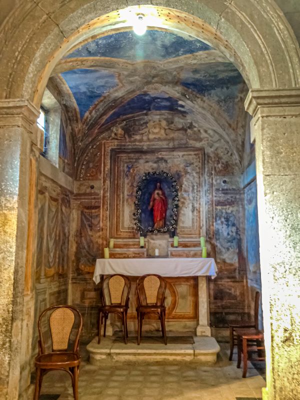 Bassano in Teverina l'unica cappella nella chiesa di Santa Maria dei Lumi