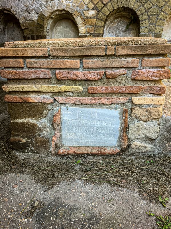 Portus la tomba Iulia Paolina nella Necropoli di Porto a Isola Sacra
