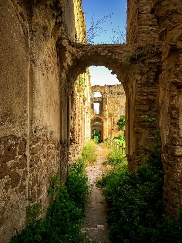 Antica Monterano il convento di San Bonaventura nel borgo fantasma