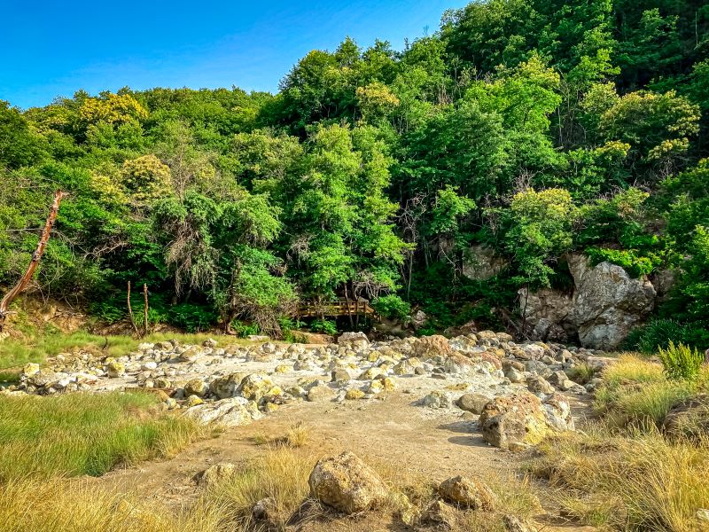 Antica Monterano il guado del torrente Bicione nella Riserva Naturale Regionale