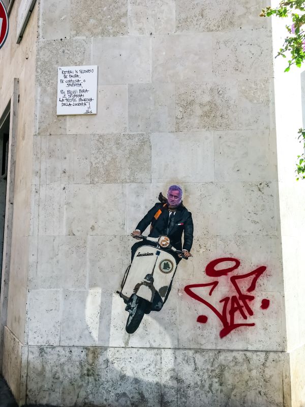 Testaccio il murale SpecialOne di Harry Grab dedicato a Mourinho