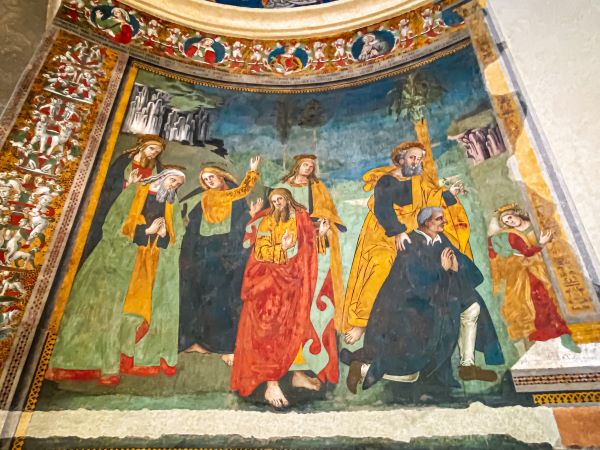 Cori particolare del committente Ambrogio Massari nell'affresco dell'Incoronazione della Vergine nell'abside della Cappella del Crocifisso di sant'Oliva
