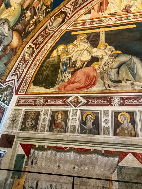 Assisi affresco della Deposizione di Giotto nel transetto della Basilica Inferiore